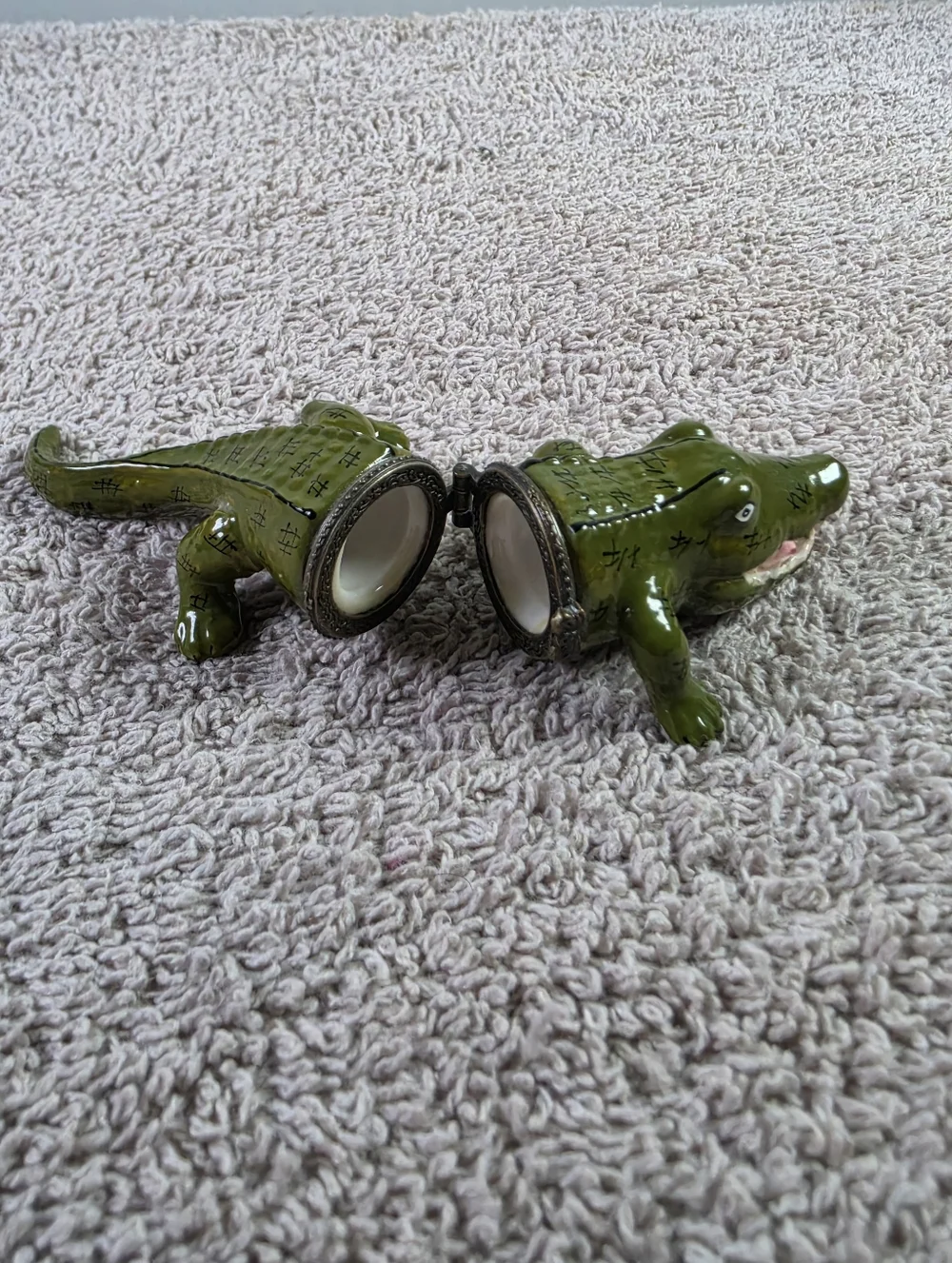 Green Enameled Alligator Trinket Box for Reptile Lovers